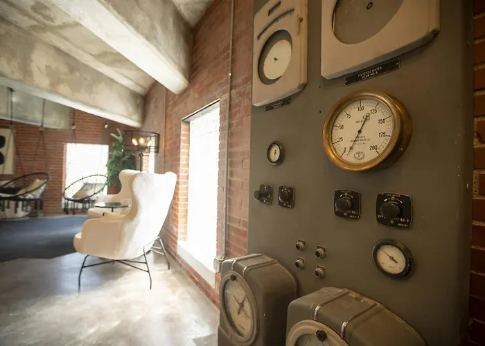 Hotel Modern Queen Near Siu *